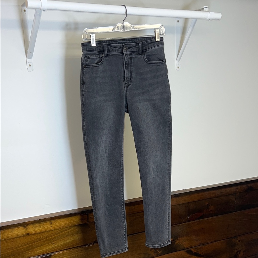 AEO Mom Jeans Charcoal Gray Stretchy No Distressing- 2‎